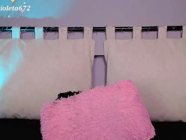 Live sex webcam photo for violet-03 #273066877
