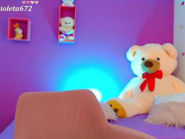 Live sex webcam photo for violet-03 #273180613