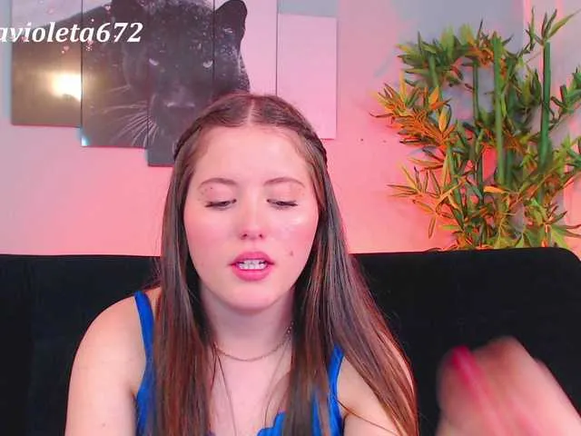 Live sex webcam photo for violet-03 #273439918