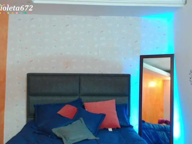 Live sex webcam photo for violet-03 #273475720