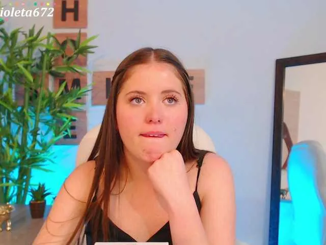 Live sex webcam photo for violet-03 #273517248