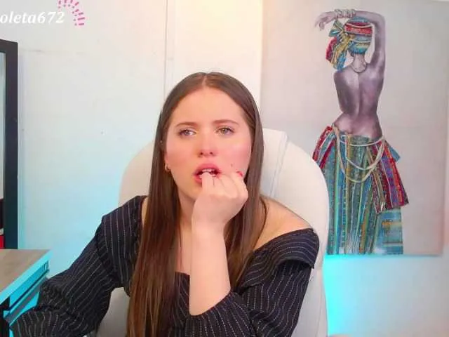 Live sex webcam photo for violet-03 #273541782