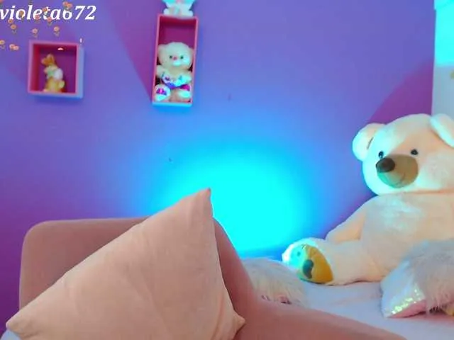 Live sex webcam photo for violet-03 #273605232