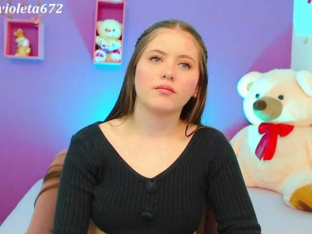 Live sex webcam photo for violet-03 #273901431