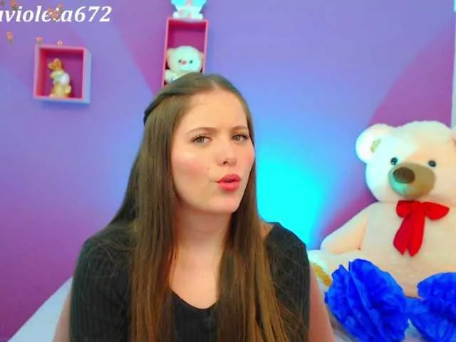 Live sex webcam photo for violet-03 #273933652