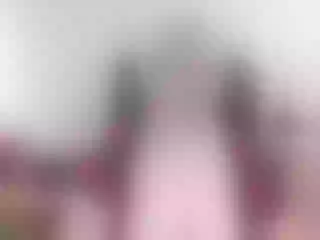Live sex webcam photo for violet51 #277379406