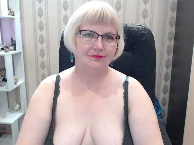 Live sex webcam photo for violet51 #293568041
