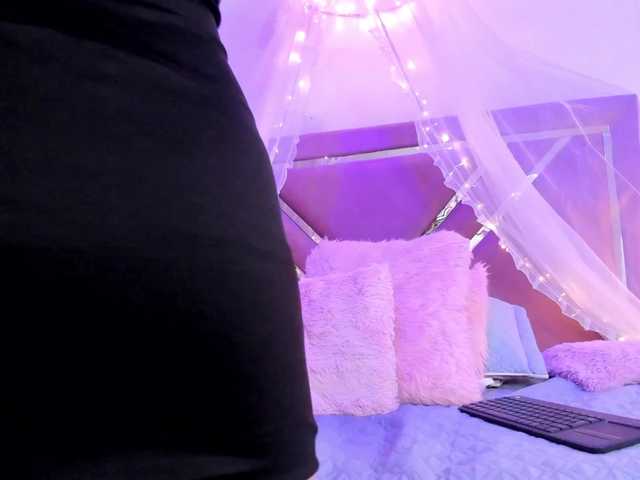 Live sex webcam photo for violetGibss #278021809