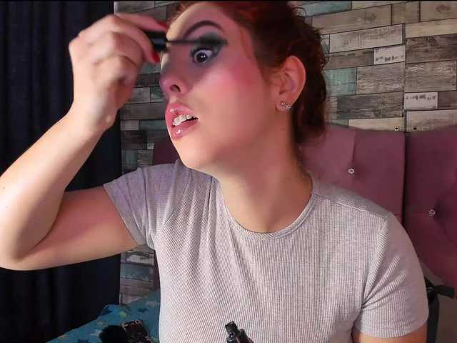 Live sex webcam photo for violeta-meyer #277614404