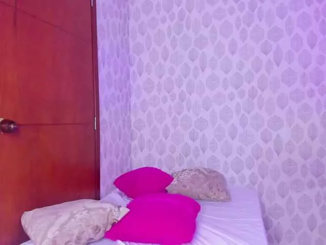 Live sex webcam photo for violeta-perez #275970119