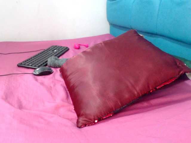 Live sex webcam photo for violeta-rs #272683161