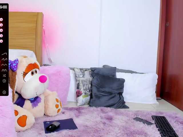 Live sex webcam photo for violetasharm #275599227