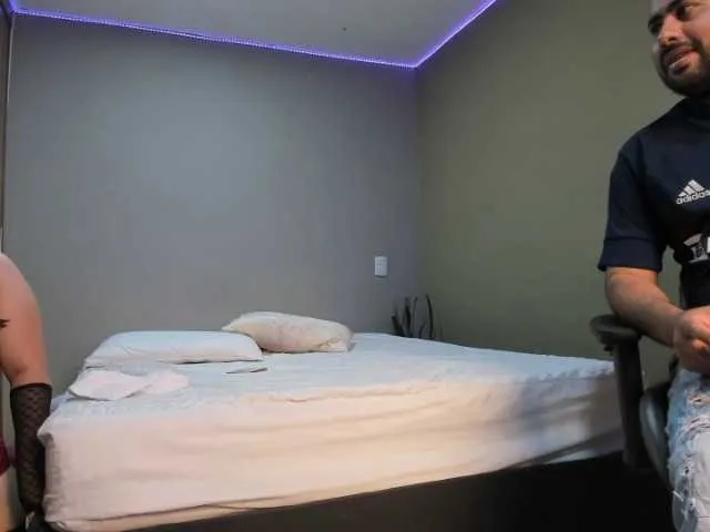 Live sex webcam photo for violetbear #275687791