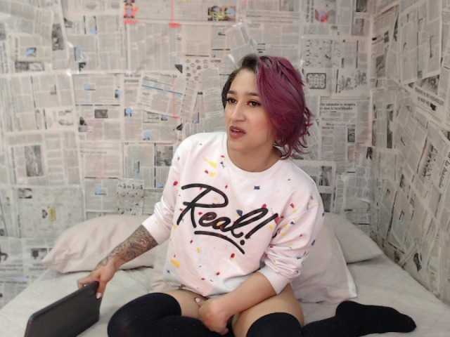 Live sex webcam photo for violetgiles #273788217