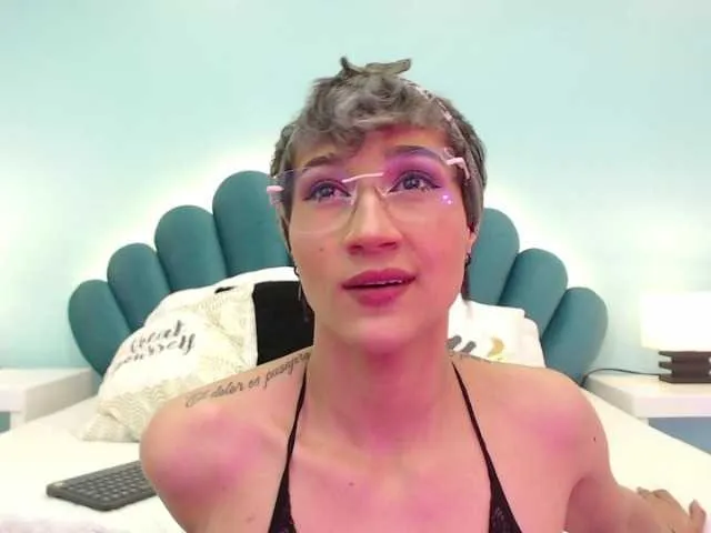 Live sex webcam photo for violetgiles #274458103