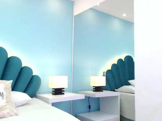 Live sex webcam photo for violetgiles #274622987