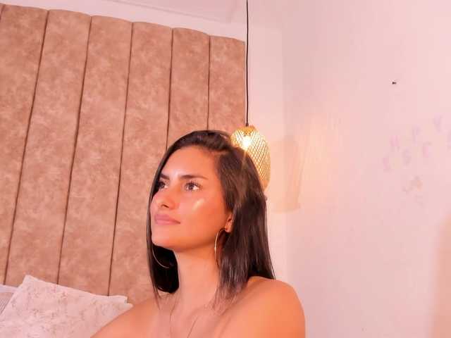 Live sex webcam photo for violethilton #290728692