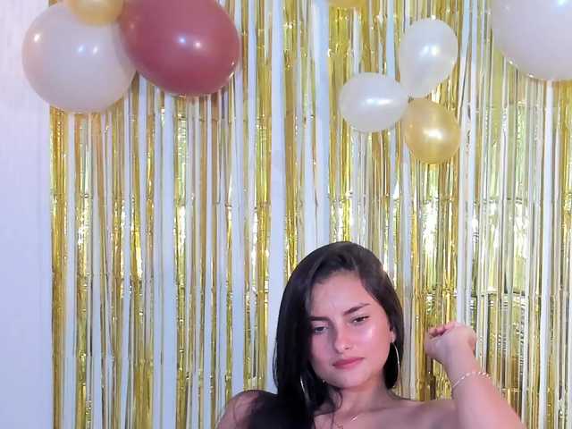 Live sex webcam photo for violethilton #290754577