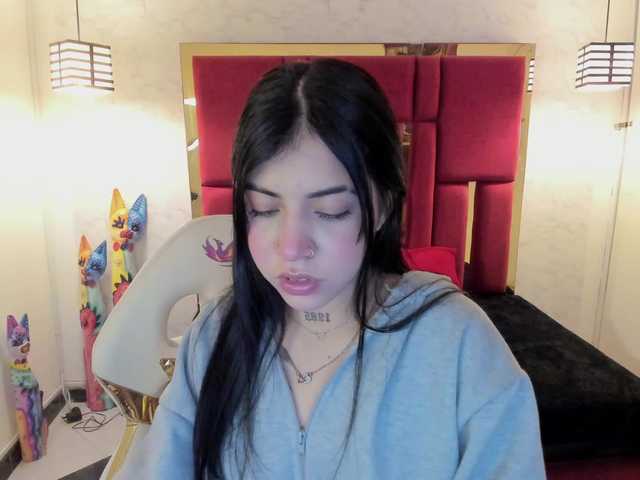 Live sex webcam photo for violetsmith #291582330