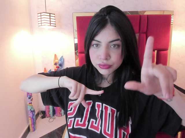 Live sex webcam photo for violetsmith #291648337