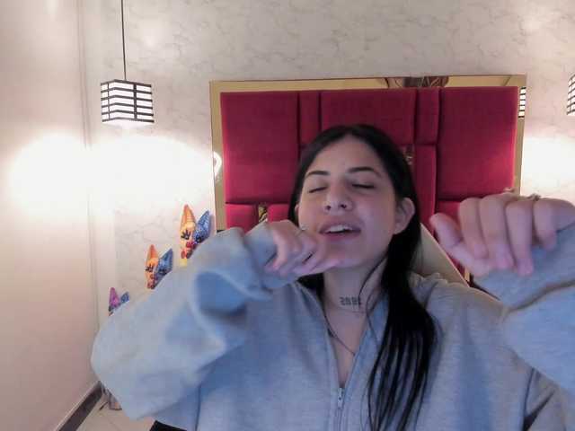 Live sex webcam photo for violetsmith #291866018