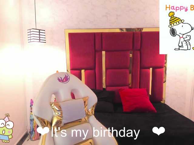 Live sex webcam photo for violetsmith #291954596