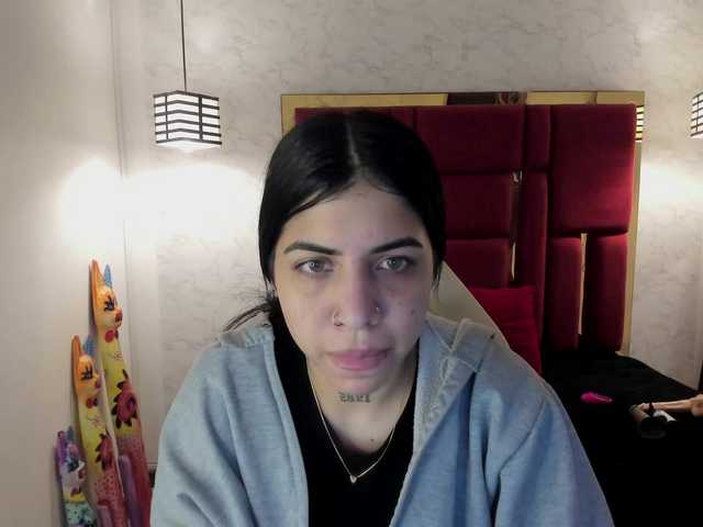 Live sex webcam photo for violetsmith #292175769