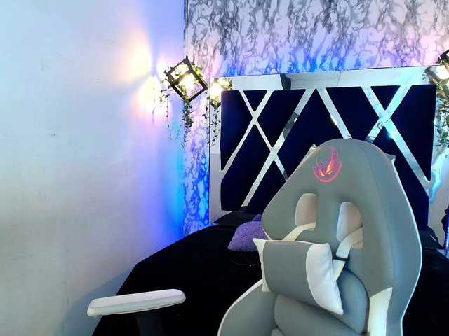 Live sex webcam photo for violetsmith #292247344