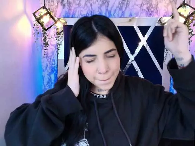 Live sex webcam photo for violetsmith #292368645