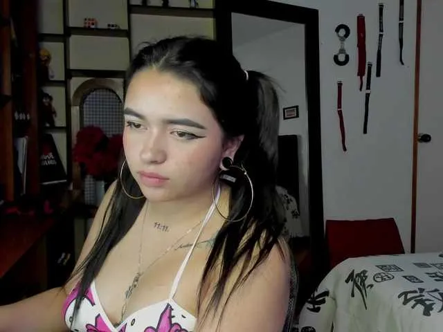 Live sex webcam photo for violett-smith #277355701