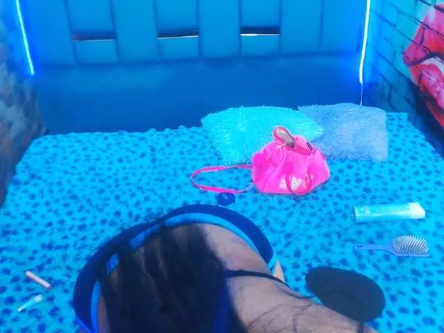 Live sex webcam photo for violett77 #290303732