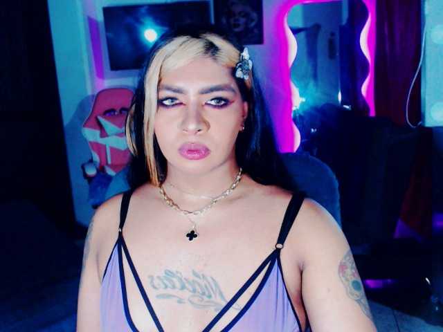 Live sex webcam photo for violett774 #292100274