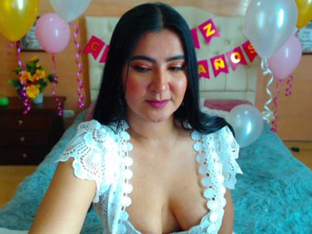 Live sex webcam photo for violetta-kim #273475547