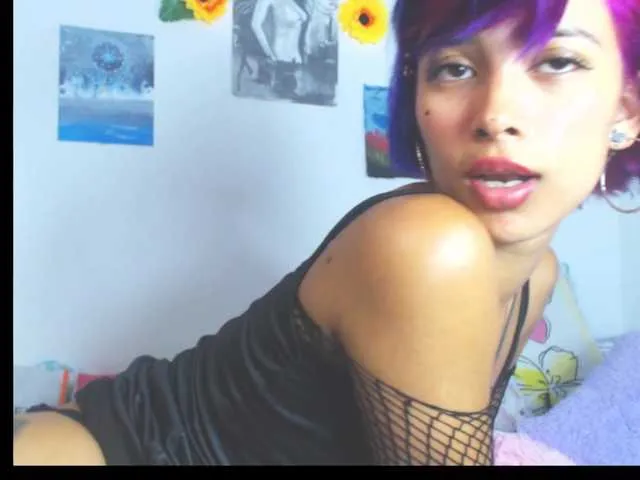 Live sex webcam photo for violettabois #276591914