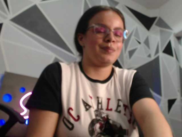 Live sex webcam photo for violettadam #272256520