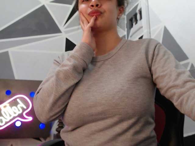 Live sex webcam photo for violettadam #272450058