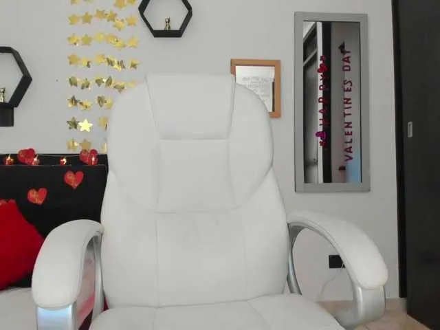 Live sex webcam photo for violetwatson- #277329168