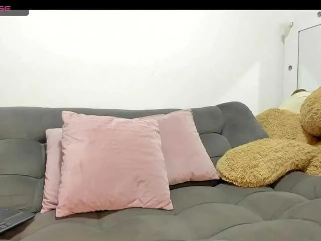 Live sex webcam photo for vivi-cooper #276389347