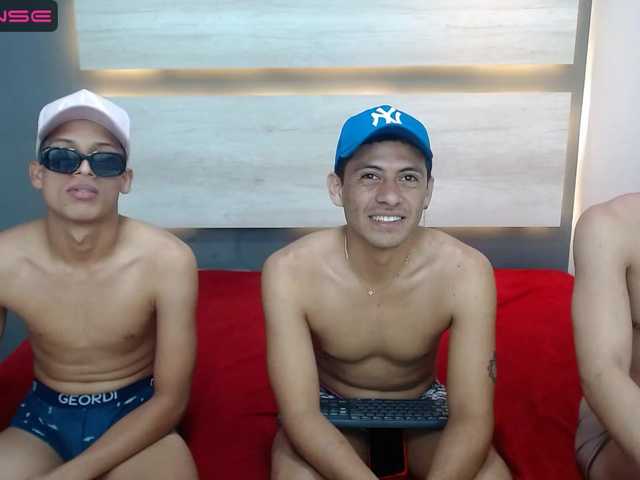 Live sex webcam photo for wankxboys #275470262