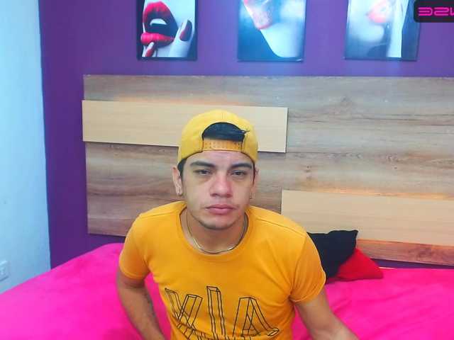 Live sex webcam photo for wankxboys #275597575