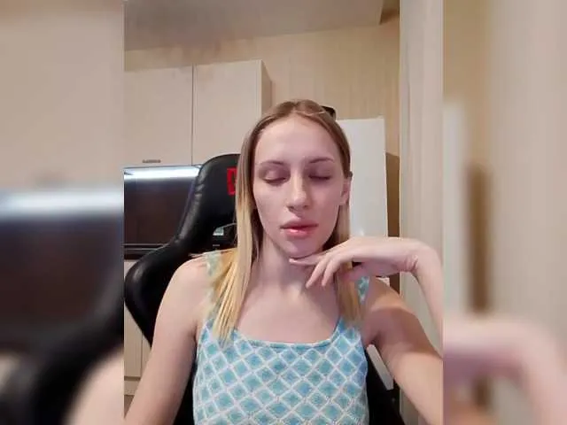 Live sex webcam photo for weaksii #291372872