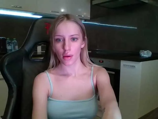 Live sex webcam photo for weaksii #291624632