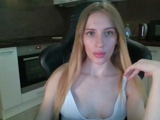 Live sex webcam photo for weaksii #292408772