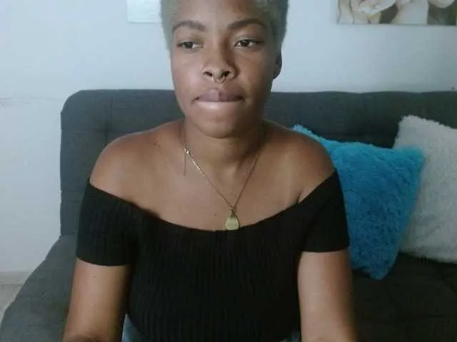 Live sex webcam photo for wendy-heinz #273685228