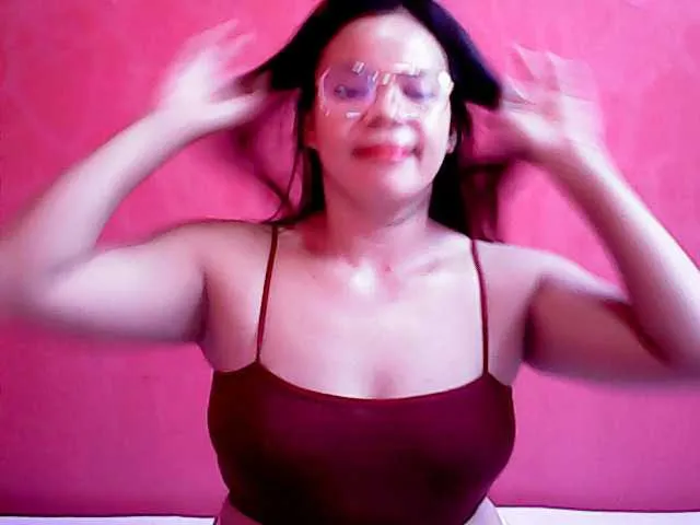 Live sex webcam photo for wetpinay69 #277814749