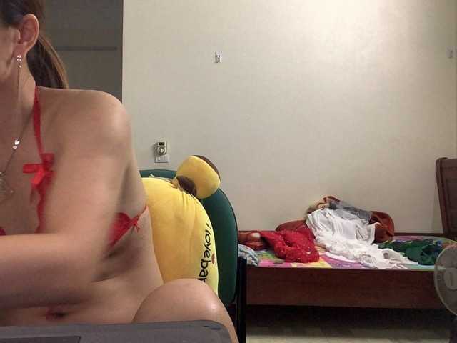 Live sex webcam photo for wettt12910 #271789938