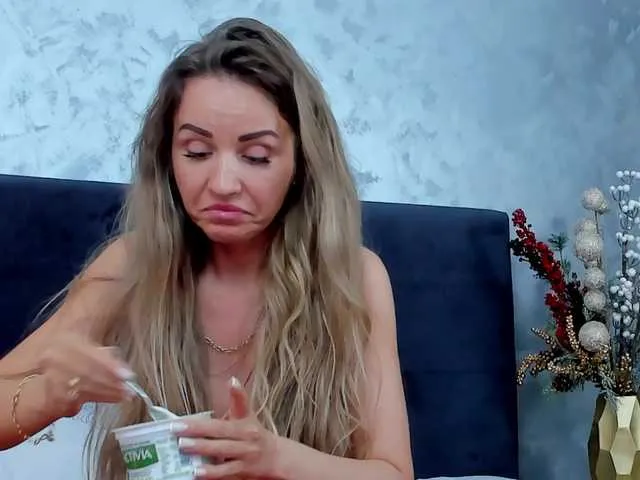 Live sex webcam photo for whiteAngel34 #291748309