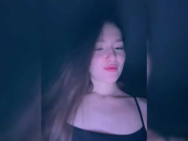 Live sex webcam photo for whiteTEAa #290577467