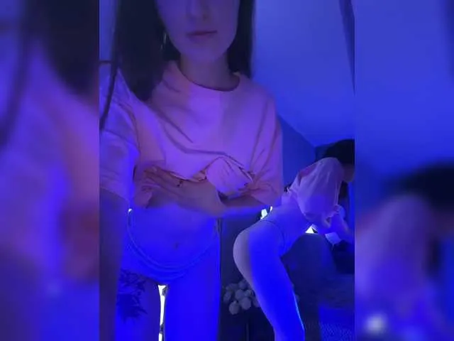 Live sex webcam photo for whiteTEAa #290948373