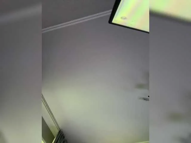 Live sex webcam photo for whiteTEAa #291130404